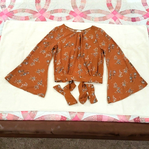 Women's Top - Picture 1 of 2